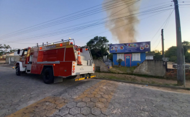 Incêndio atinge comércio em Morro da Fumaça
