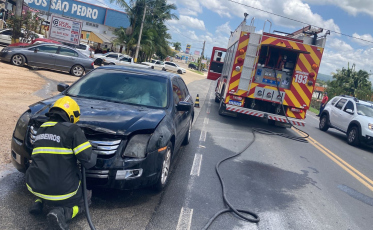 Cocal do Sul: Veículo pega fogo na SC-108 