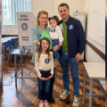 Júlia Zanatta vota e projeta vitória de Flávio Bolsonaro: 'Vitória do Brasil'