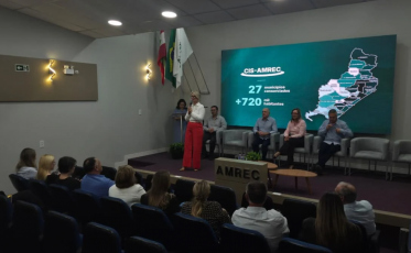 CIS-Amrec e Unesc firmam parceria para alunos do Universidade Gratuita