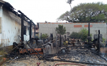 Incêndio destrói oficina em Criciúma