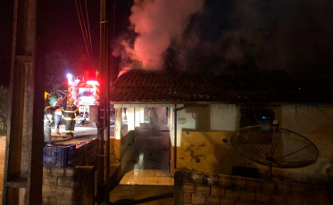 Residência é atingida por incêndio em Urussanga