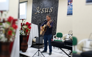 Auditor e compositor, Everaldo Vieira lança álbum com músicas de fé, romance e conscientização