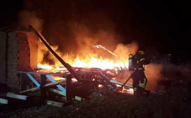 Casa em construção pega fogo no Arroio do Silva