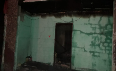 Casa é tomada por chamas em Balneário Arroio do Silva