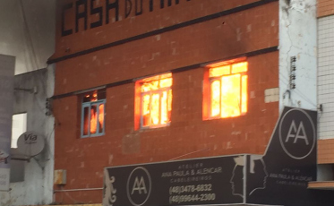 Incêndio atinge Casa do Mineiro na Próspera (Vídeo)