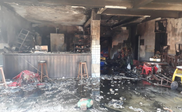 Duas mortes confirmadas em incêndio de bar em Criciúma (VÍDEOS)