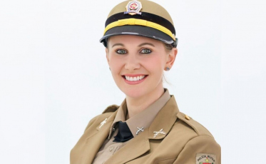 Primeira mulher assume comando da PM e marca momento histórico em cidade de SC