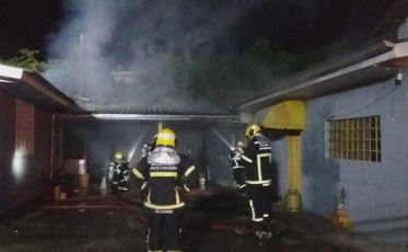 Parte de edificação pega fogo no bairro Próspera