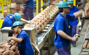 Vendas industriais acumulam alta de 13% no semestre em Santa Catarina