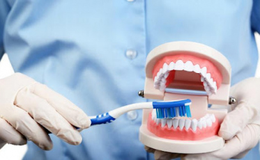 Dia do Idoso: cuidados com a saúde bucal são fundamentais para uma vida plena na terceira idade