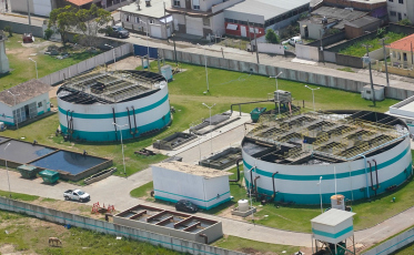 Tratamento de esgoto para 70% de Laguna