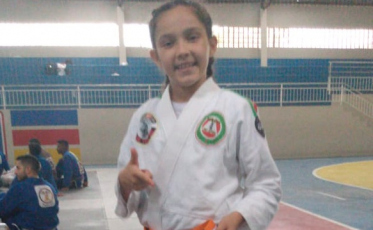 Isa Pitbull é Ouro e conquista Bi-Campeonato Catarinense de Jiu-Jitsu