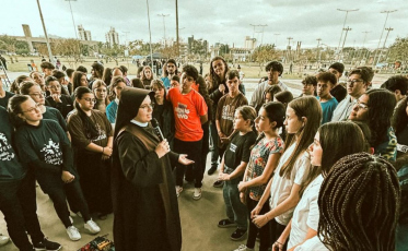 Jovens católicos usam redes sociais para evangelizar: 