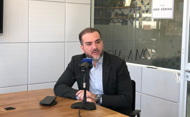 Empresa de revestimento cerâmico lança produto em combate a Covid-19 