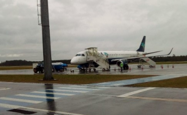 Avião da Azul pousa em Jaguaruna e aeroporto é reaberto 