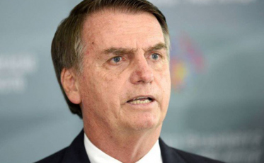 Bolsonaro é transferido para UTI e se encontra estável e consciente