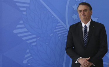 Governo completa 300 dias, comemora investimentos e apresenta reformas