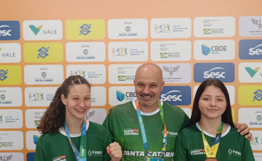 Caratecas da FME Içara/Team Everaldo conquistam ouro e bronze nos JEB´s 