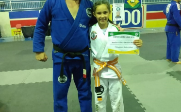 Isa Pitbull é Ouro e conquista Bi-Campeonato Catarinense de Jiu-Jitsu