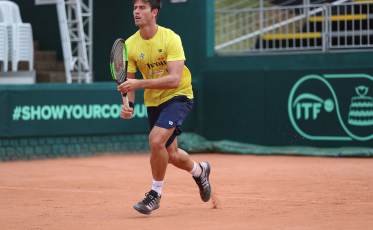 João Menezes e Darian King abrem a Copa Davis em Criciúma