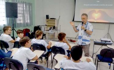 Filho de Cândido Portinari visita Criciúma
