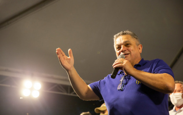 João Rodrigues aguarda o sim de Clésio Salvaro para mudar o jogo da eleição em SC