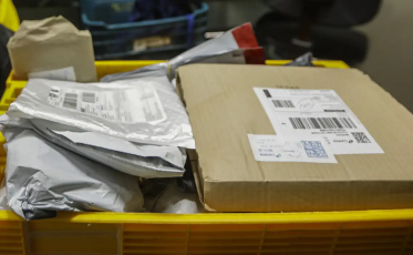 Correios alertam sobre golpe cobrando taxa para retirar encomenda