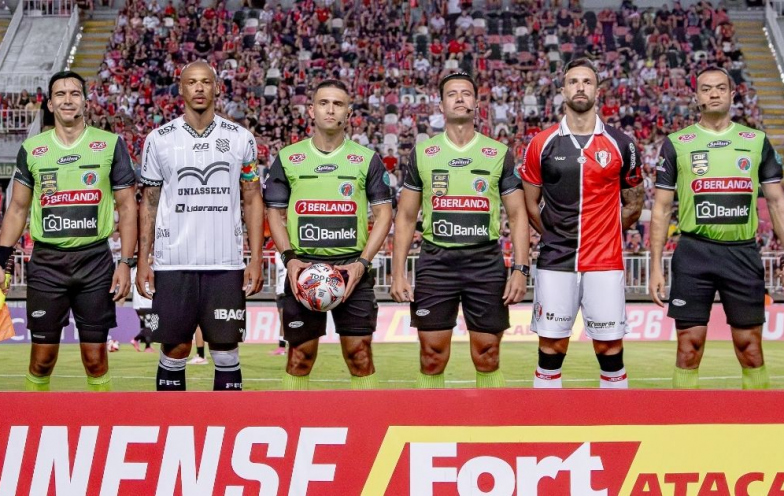 Gigantes ameaçados: quadrangular do rebaixamento reúne 33 títulos do Campeonato Catarinense