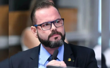 Relator vota contra cassação de Jorge Seif e julgamento é suspenso 