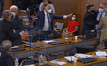 “Vagabundo”, “ladrão”, “picareta”, “puxa saco”: Jorginho e Renan quase saem no tapa na Cpi da Covid (VÍDEO)