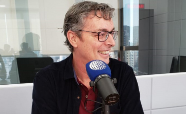 David Coimbra visita Criciúma e lembra o começo da carreira