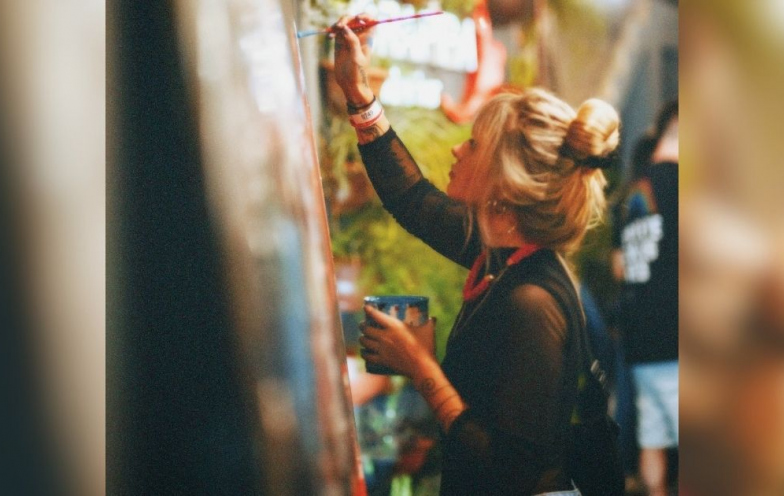 Conheça a artista por trás da identidade visual da etapa de Criciúma do STU National