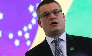 Bolsonaro exonera diretor-geral da Polícia Federal, Maurício Valeixo