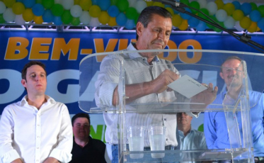 “Política é um instrumento de servir”