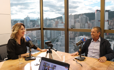 De goleiro a político de SC: conheça a trajetória de Júlio Garcia no Ninguém Morre de Tédio (VÍDEO)