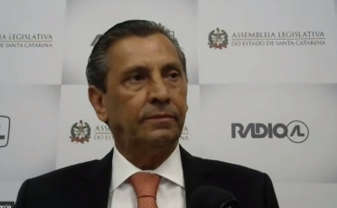 Júlio Garcia destaca harmonia entre Assembleia e Governo de SC no fim do ano 