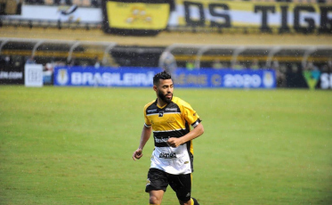 Kaike ressalta disputa intensa na Série C e projeta confronto para manter o Criciúma no G-4