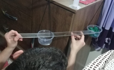  IFSC estimula os estudantes surdos para realização de experimentos de física e química