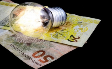 Conta de luz ficará mais barata em janeiro