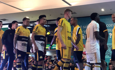 Em noite de festa, Criciúma lança uniformes (VÍDEOS)