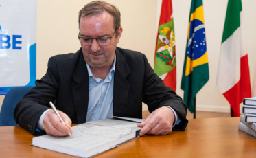 [Áudio] Lançamento de livro marca os 150 anos da imigração italiana em Santa Catarina