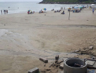 Esgoto é despejado em praia de Laguna (FOTOS)
