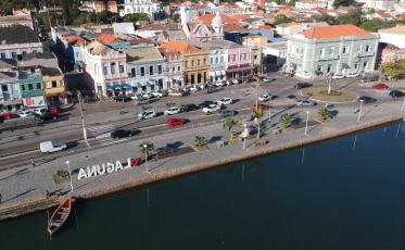 Cidade de SC com 45 km de orla abre processo seletivo com salários acima de R$ 8 mil