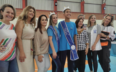 Escola Professor Lapagesse inicia comemoração dos 90 anos