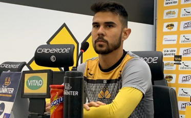 Carlos Eduardo volta confiante e quer presentear o torcedor com uma vitória