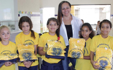 LBV entrega 200 kits para a educação