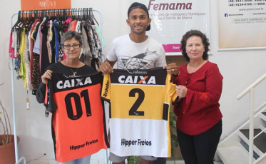 Amovi realiza leilão de camisetas do Criciúma
