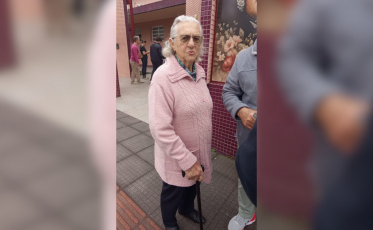Uma vida de eleições: aos 97 anos, eleitora só deixou de votar uma vez em toda a vida