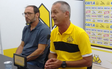 Lisca promete força em casa ao assumir o Criciúma